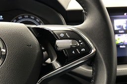 harmaa Skoda Kamiq 2023 kuva 18.