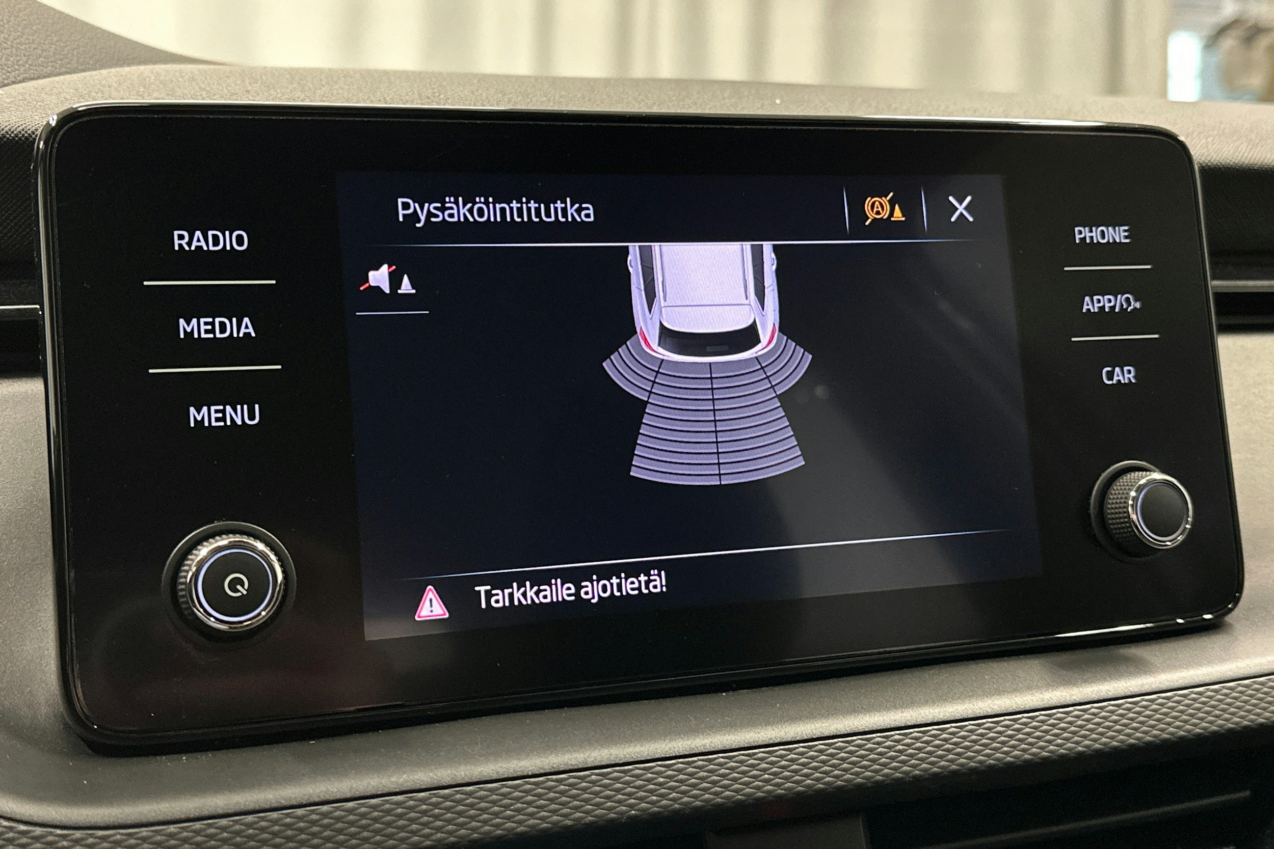 harmaa Skoda Kamiq 2023 kuva 23.