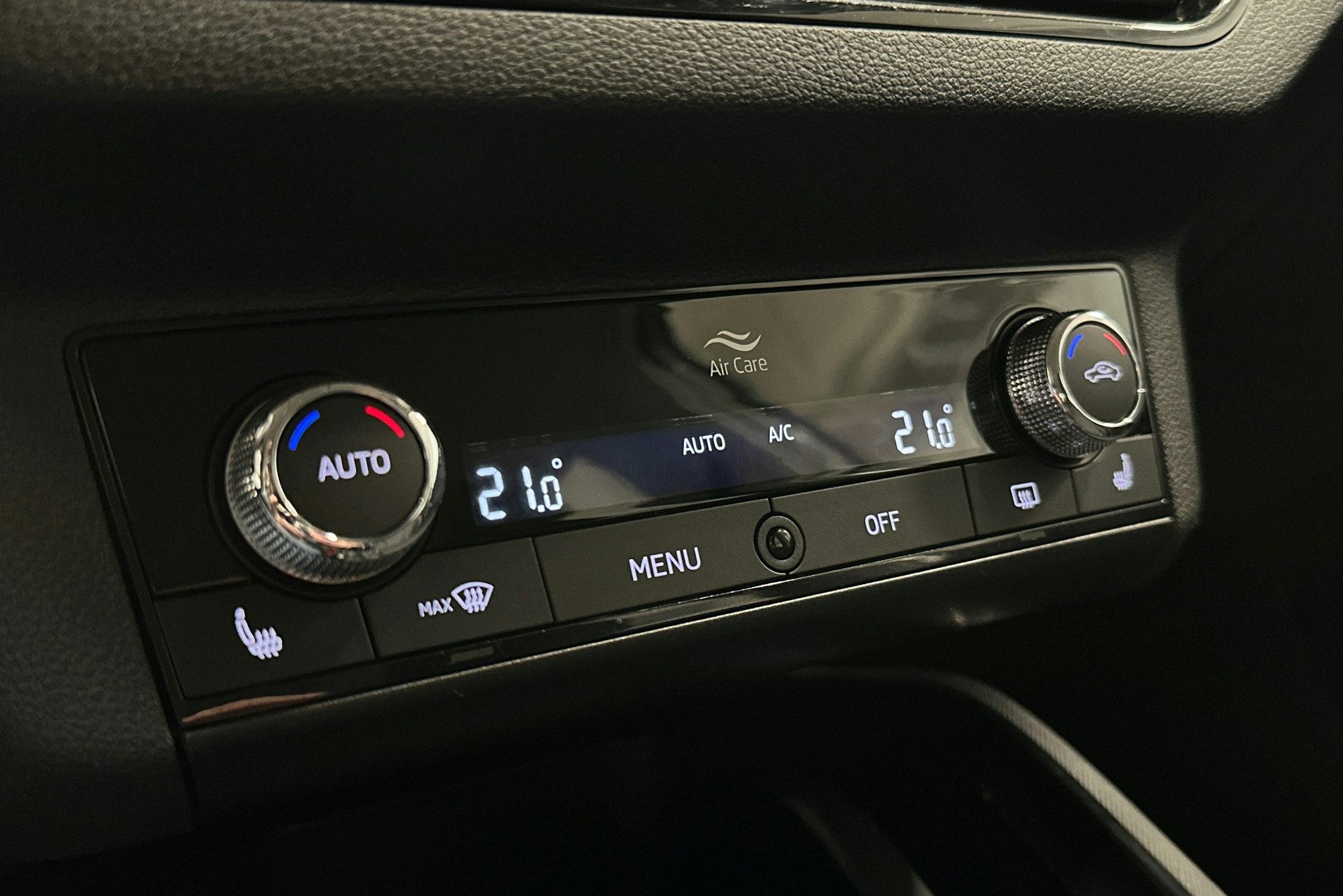 harmaa Skoda Kamiq 2023 kuva 24.