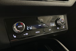 harmaa Skoda Kamiq 2023 kuva 24.