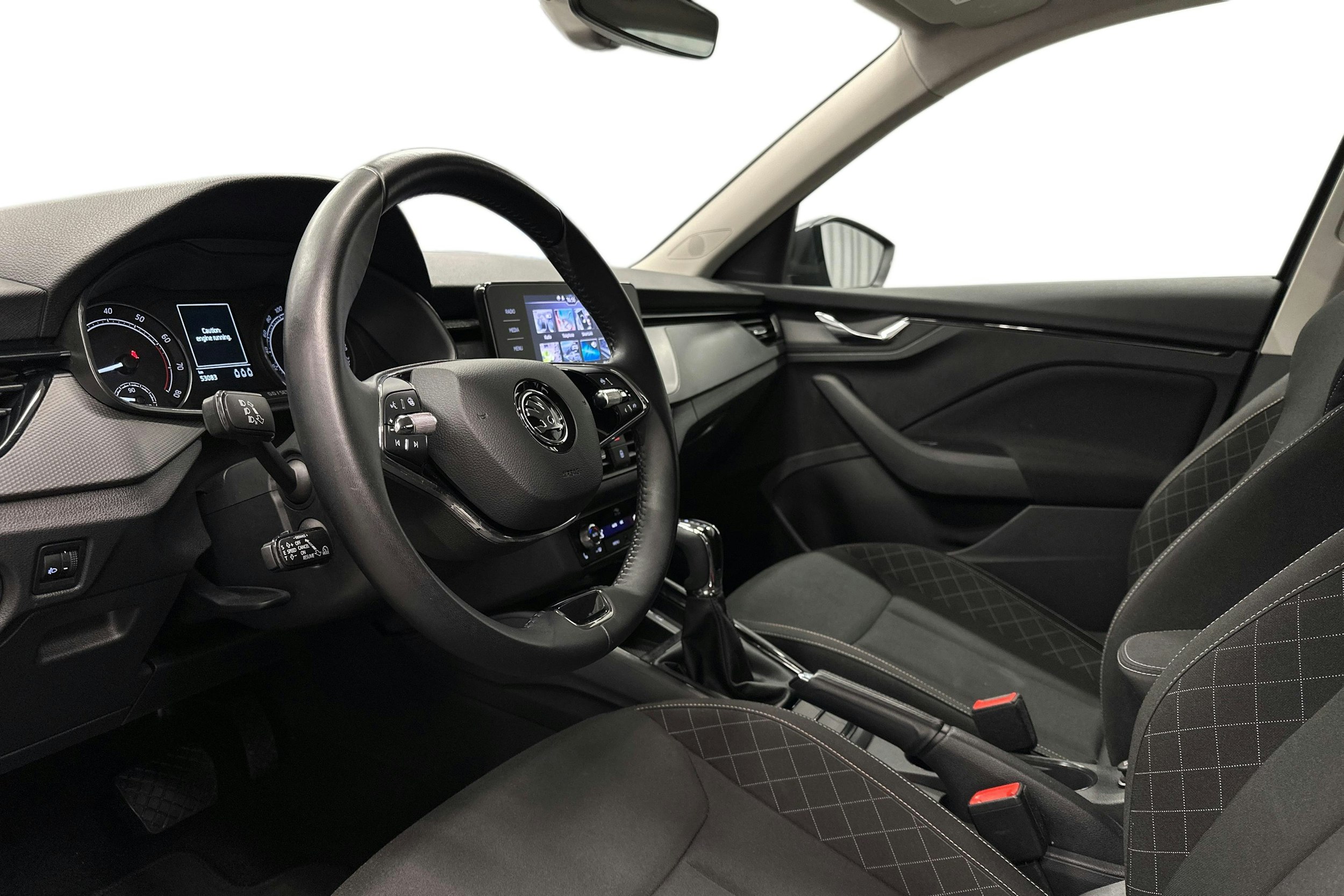 harmaa Skoda Kamiq 2023 kuva 7.