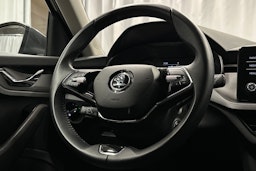 harmaa Skoda Kamiq 2023 kuva 16.