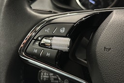 harmaa Skoda Kamiq 2023 kuva 17.