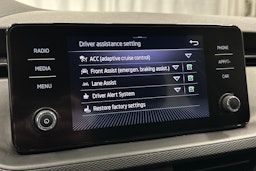 harmaa Skoda Kamiq 2023 kuva 22.