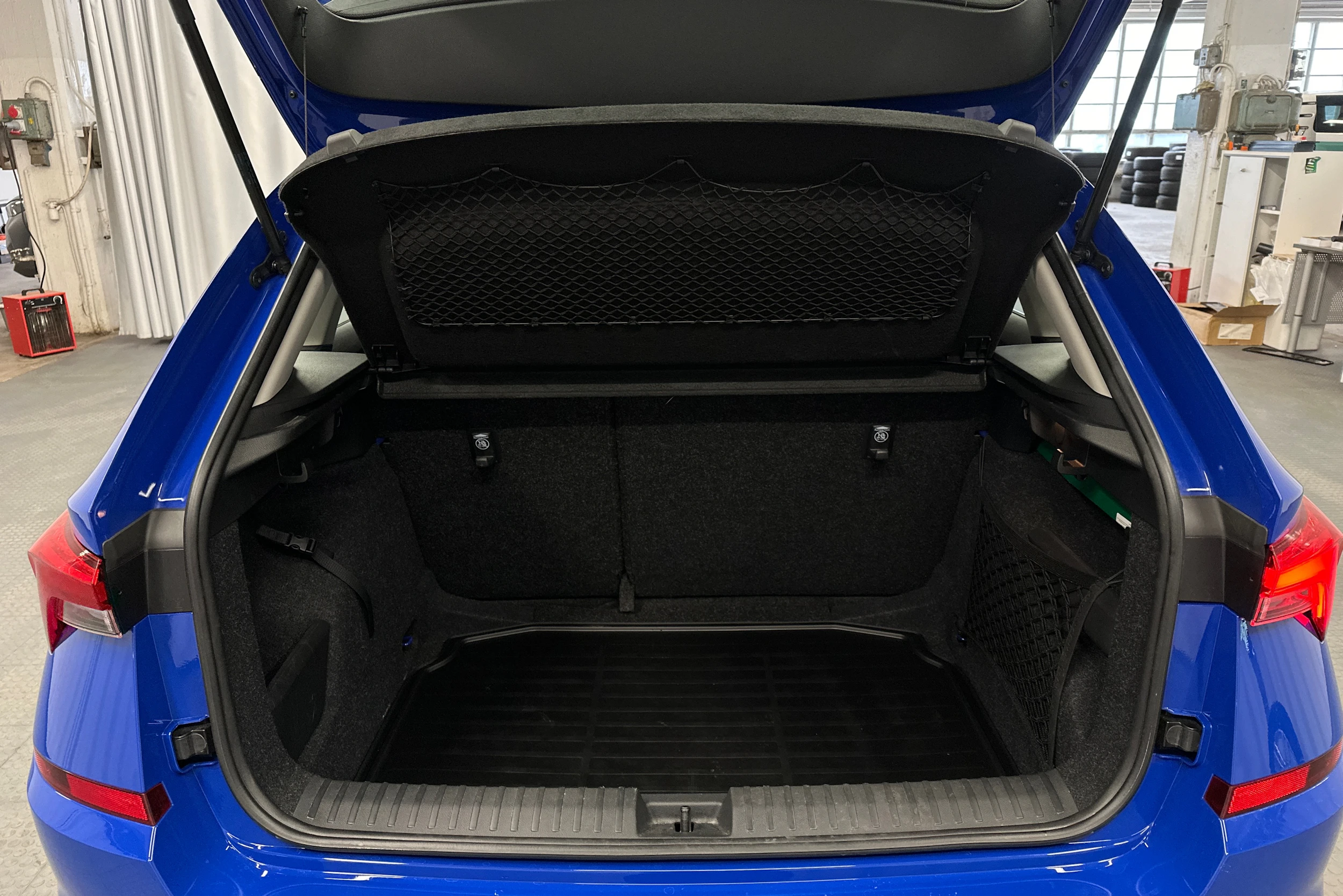 sininen Skoda Kamiq 2023 kuva 15.