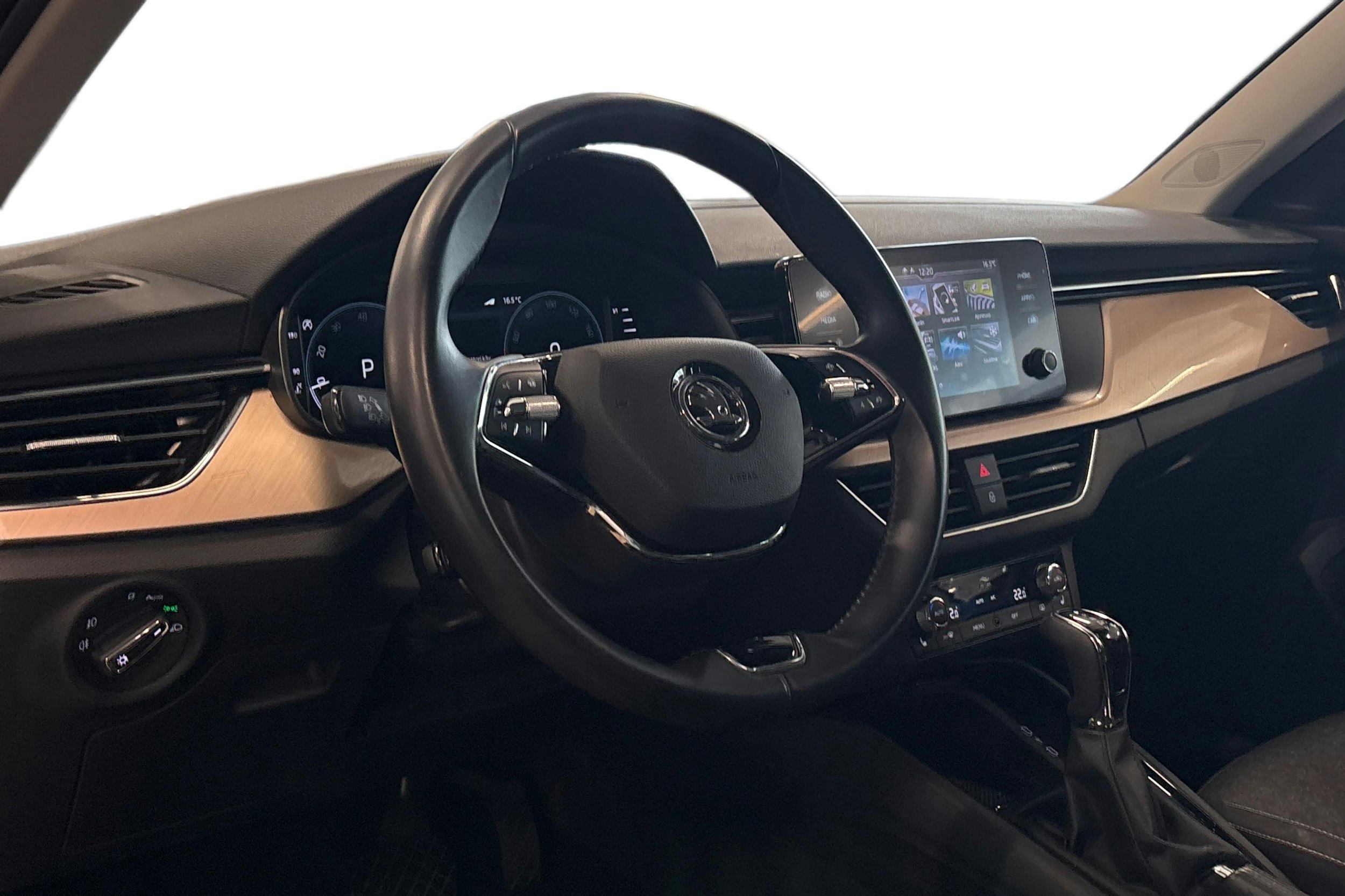 valkoinen Skoda Kamiq 2023 kuva 3.