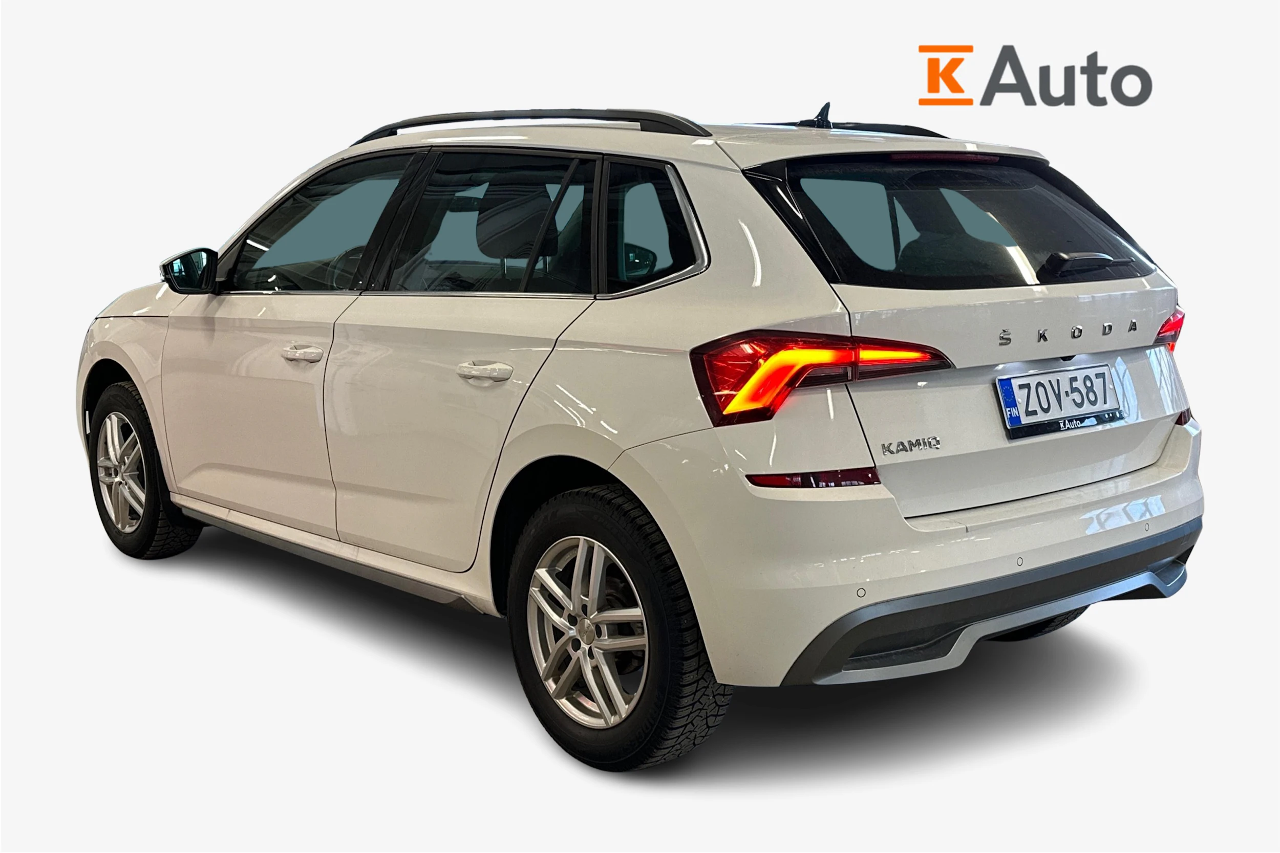 valkoinen Skoda Kamiq 2023 kuva 2.