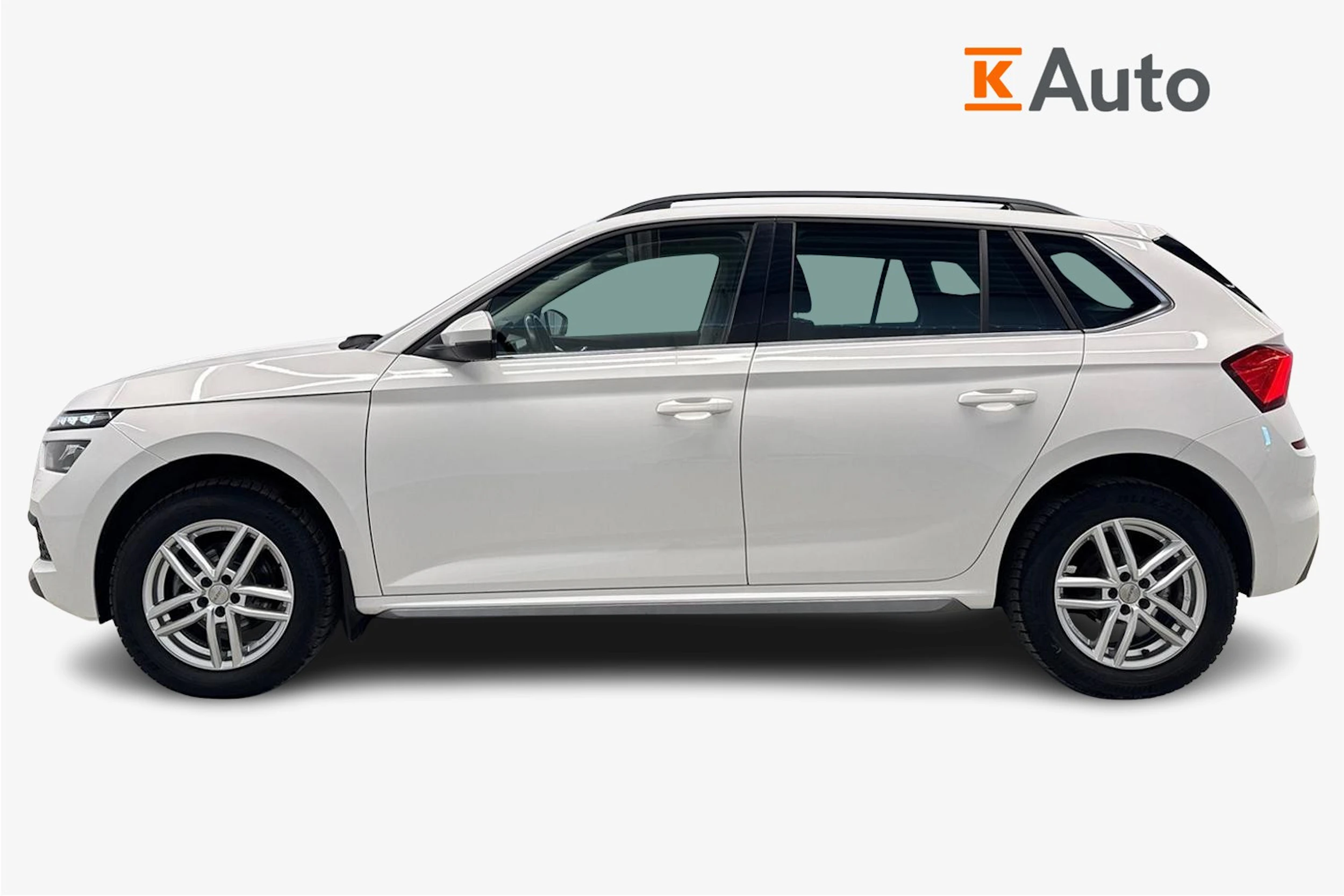 valkoinen Skoda Kamiq 2023 kuva 5.