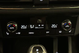 valkoinen Skoda Kamiq 2023 kuva 13.