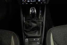 valkoinen Skoda Kamiq 2023 kuva 14.