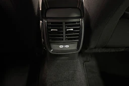 valkoinen Skoda Kamiq 2023 kuva 24.