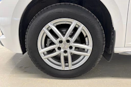 valkoinen Skoda Kamiq 2023 kuva 28.