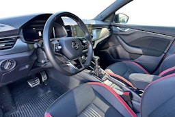 oranssi Skoda Kamiq 2023 kuva 7.