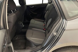 harmaa Skoda Kamiq 2024 kuva 10.