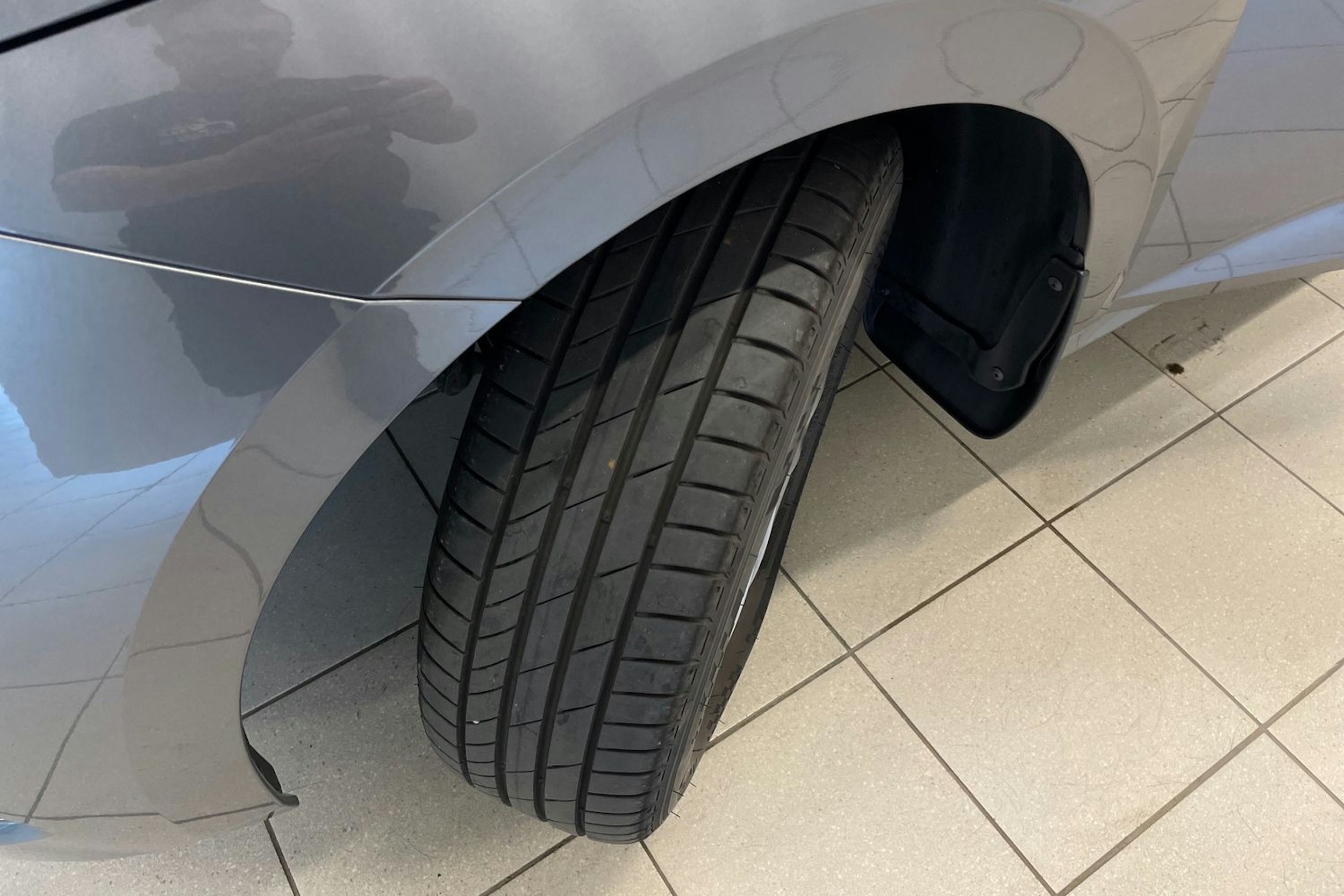 harmaa Skoda Kamiq 2024 kuva 13.