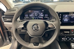 harmaa Skoda Kamiq 2024 kuva 14.