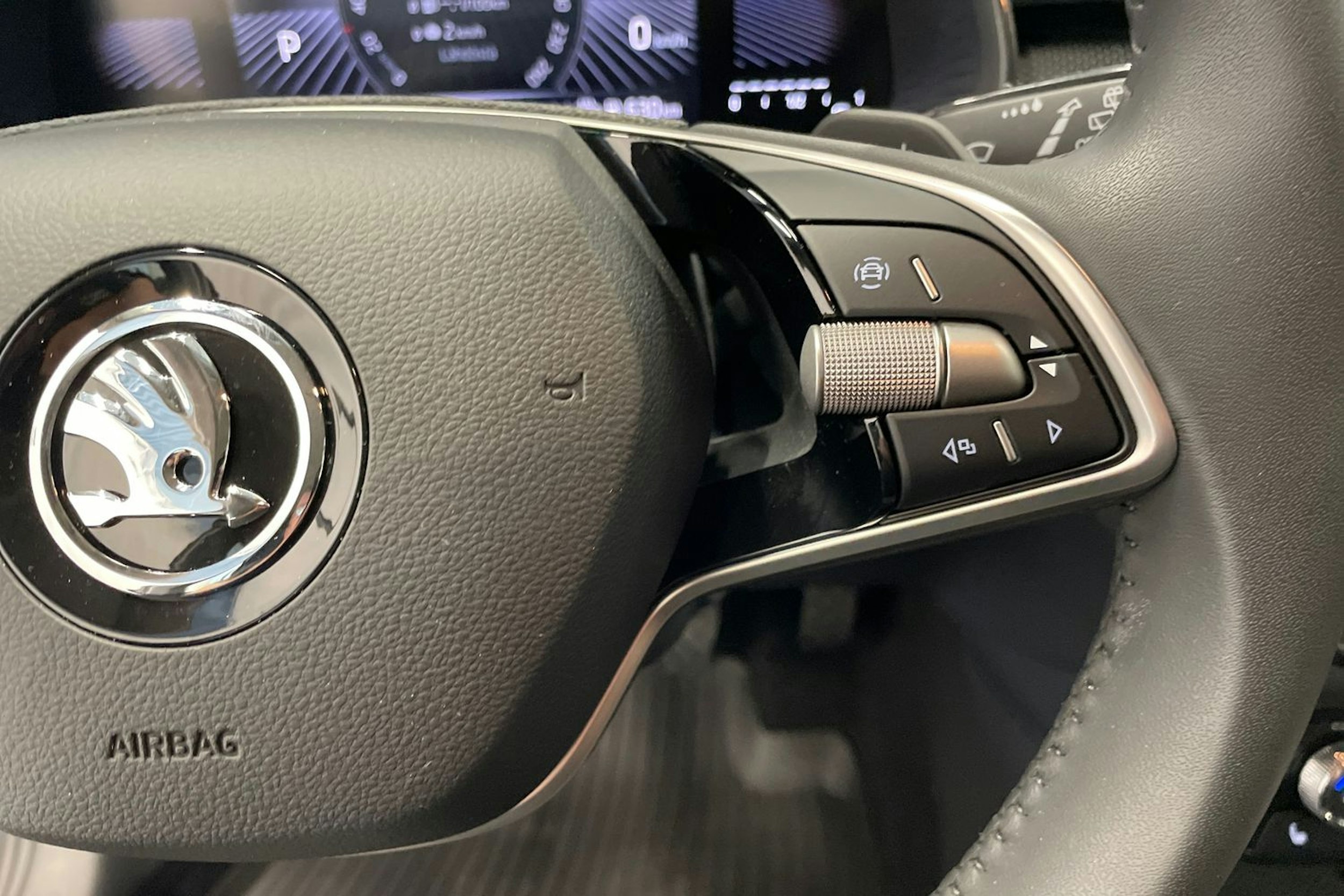 harmaa Skoda Kamiq 2024 kuva 15.