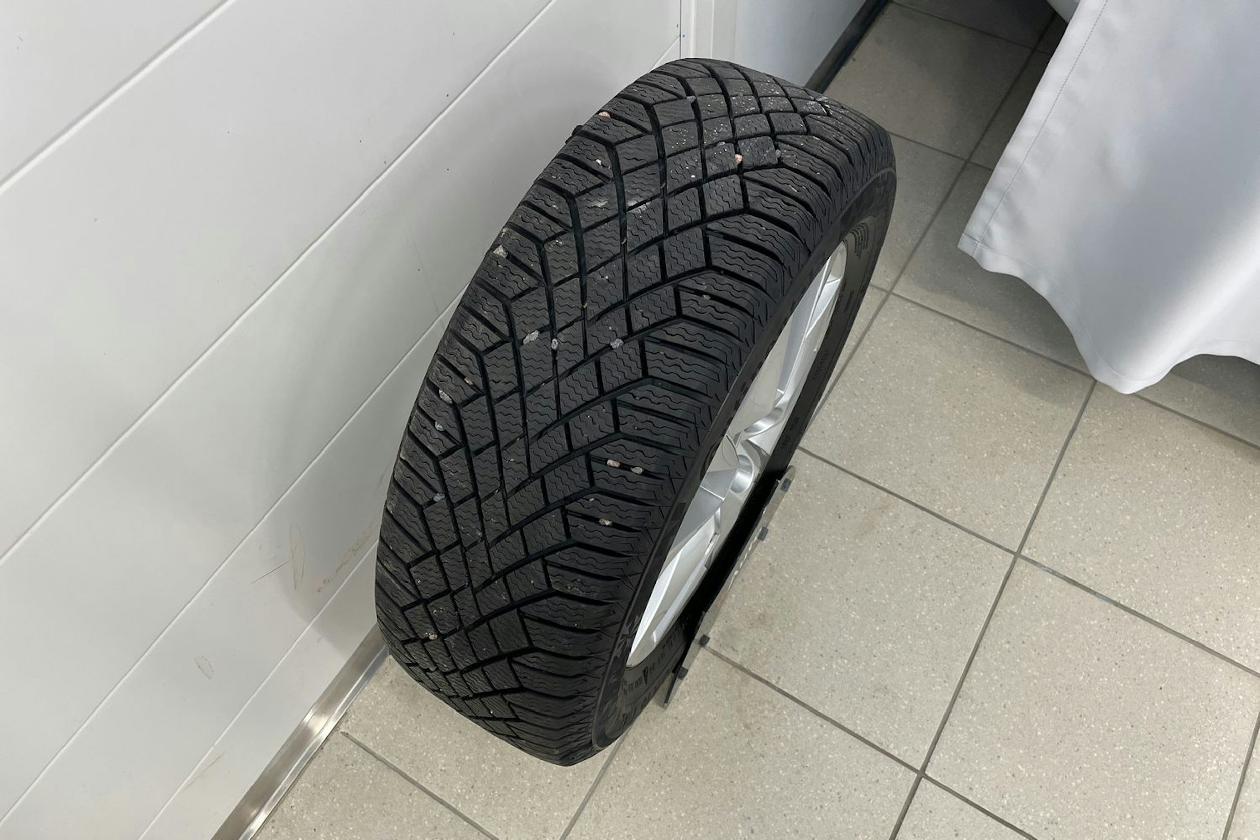 harmaa Skoda Kamiq 2024 kuva 22.