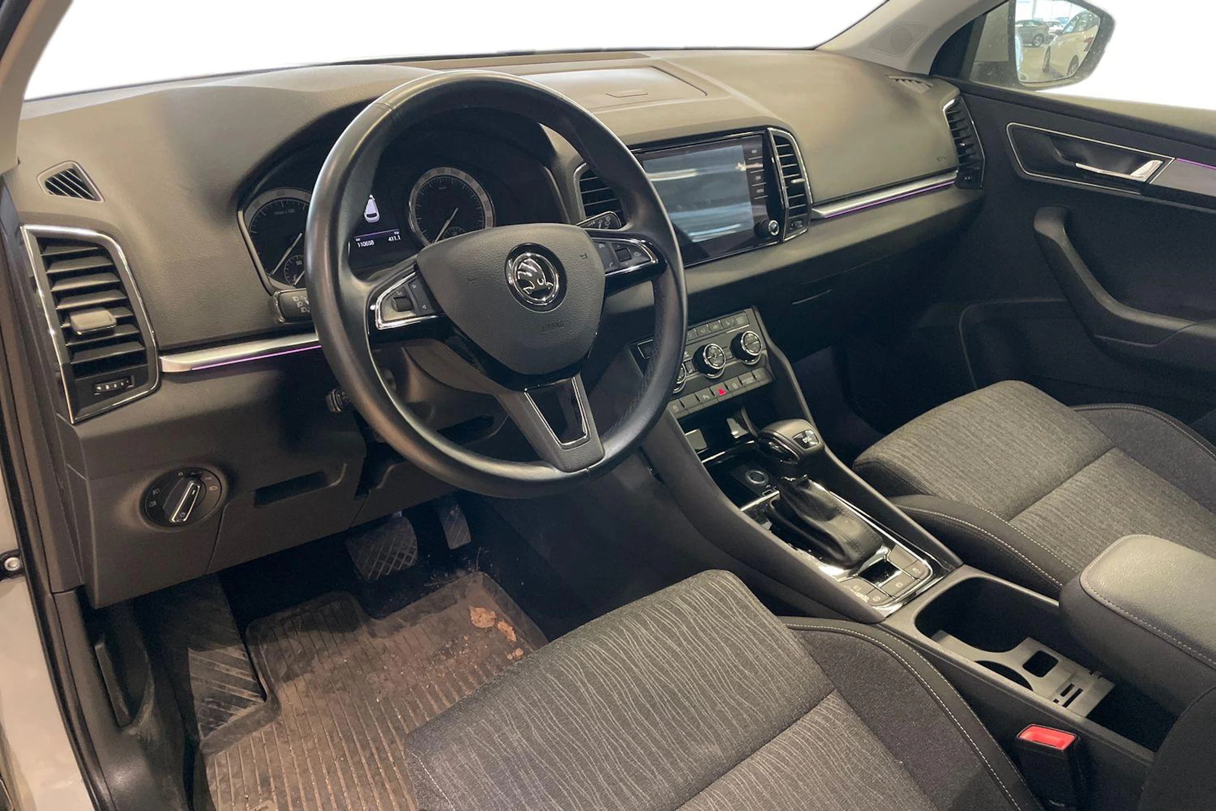 ruskea (beige) Skoda Karoq 2018 kuva 3.