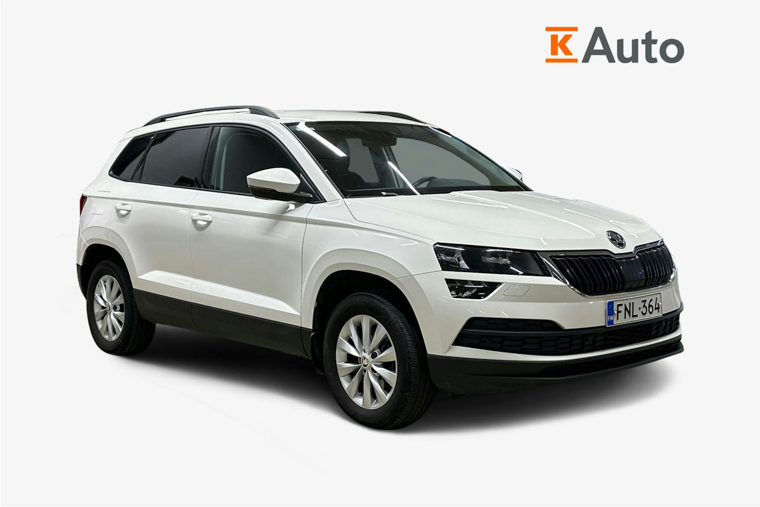 valkoinen Skoda Karoq 2018 kuva 1.