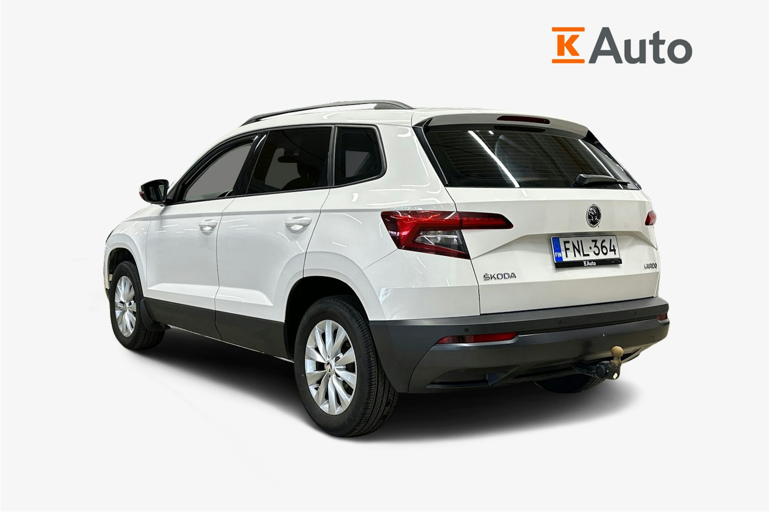 valkoinen Skoda Karoq 2018 kuva 2.