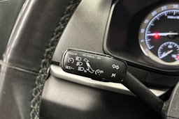 valkoinen Skoda Karoq 2018 kuva 22.
