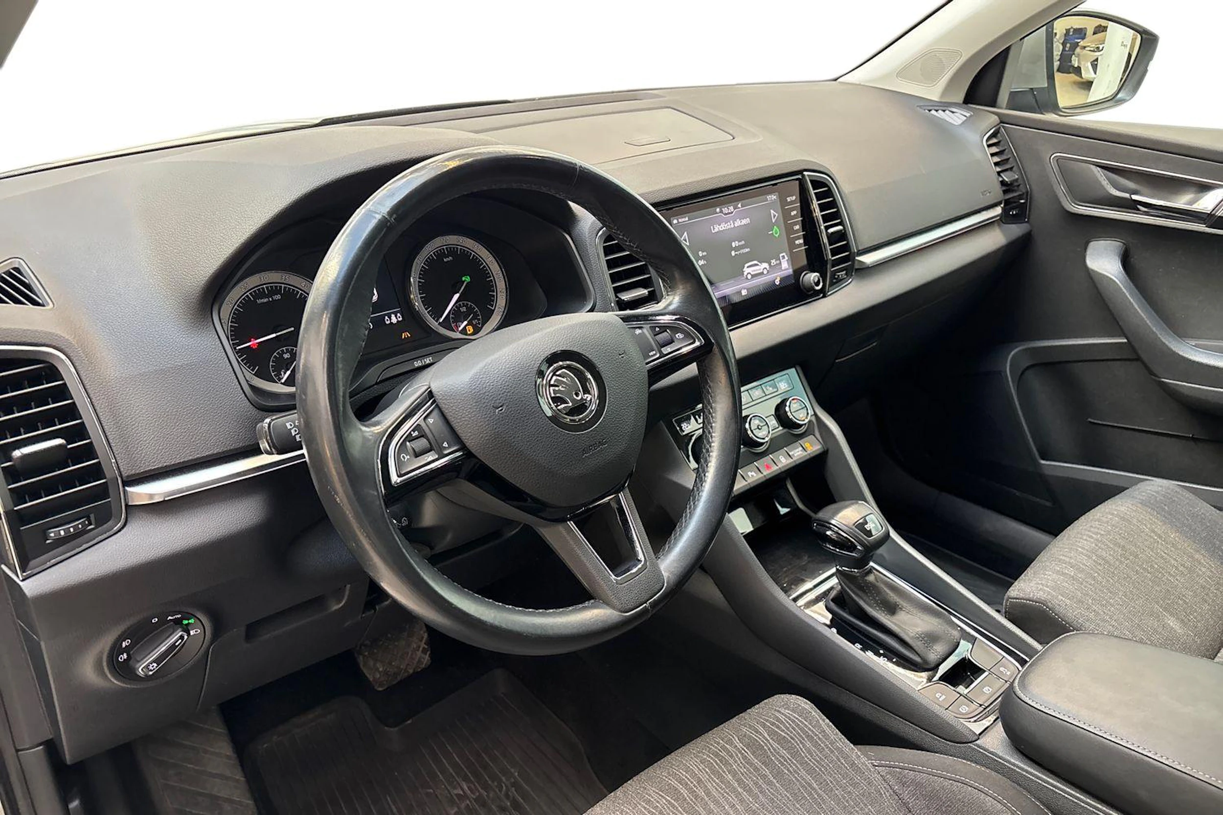 ruskea (beige) Skoda Karoq 2019 kuva 6.