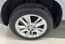 harmaa Skoda Karoq 2018 kuva 11.