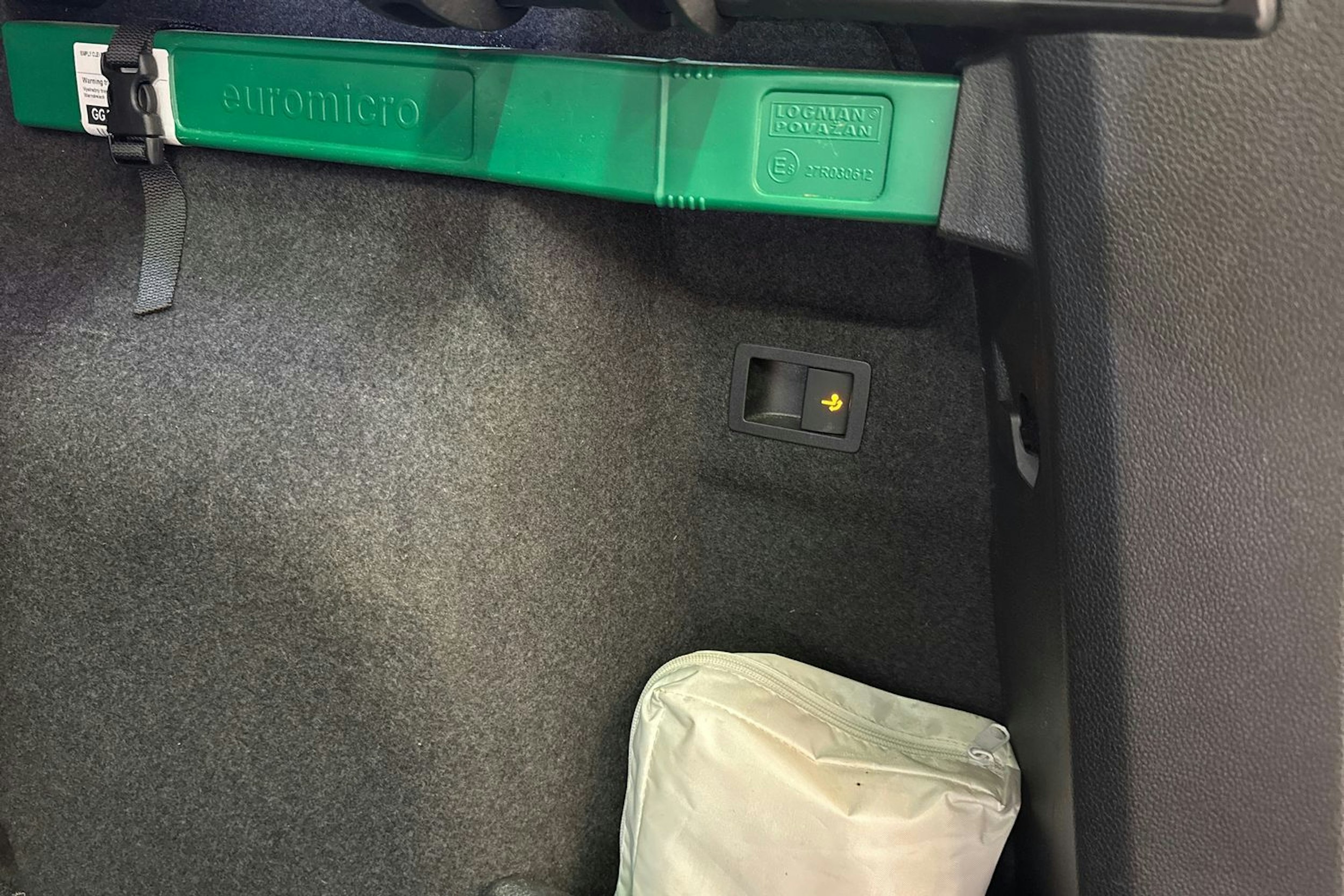 harmaa Skoda Karoq 2018 kuva 17.