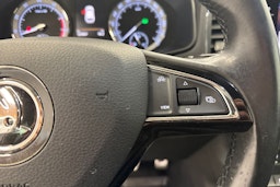 harmaa Skoda Karoq 2018 kuva 21.