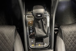 harmaa Skoda Karoq 2018 kuva 29.