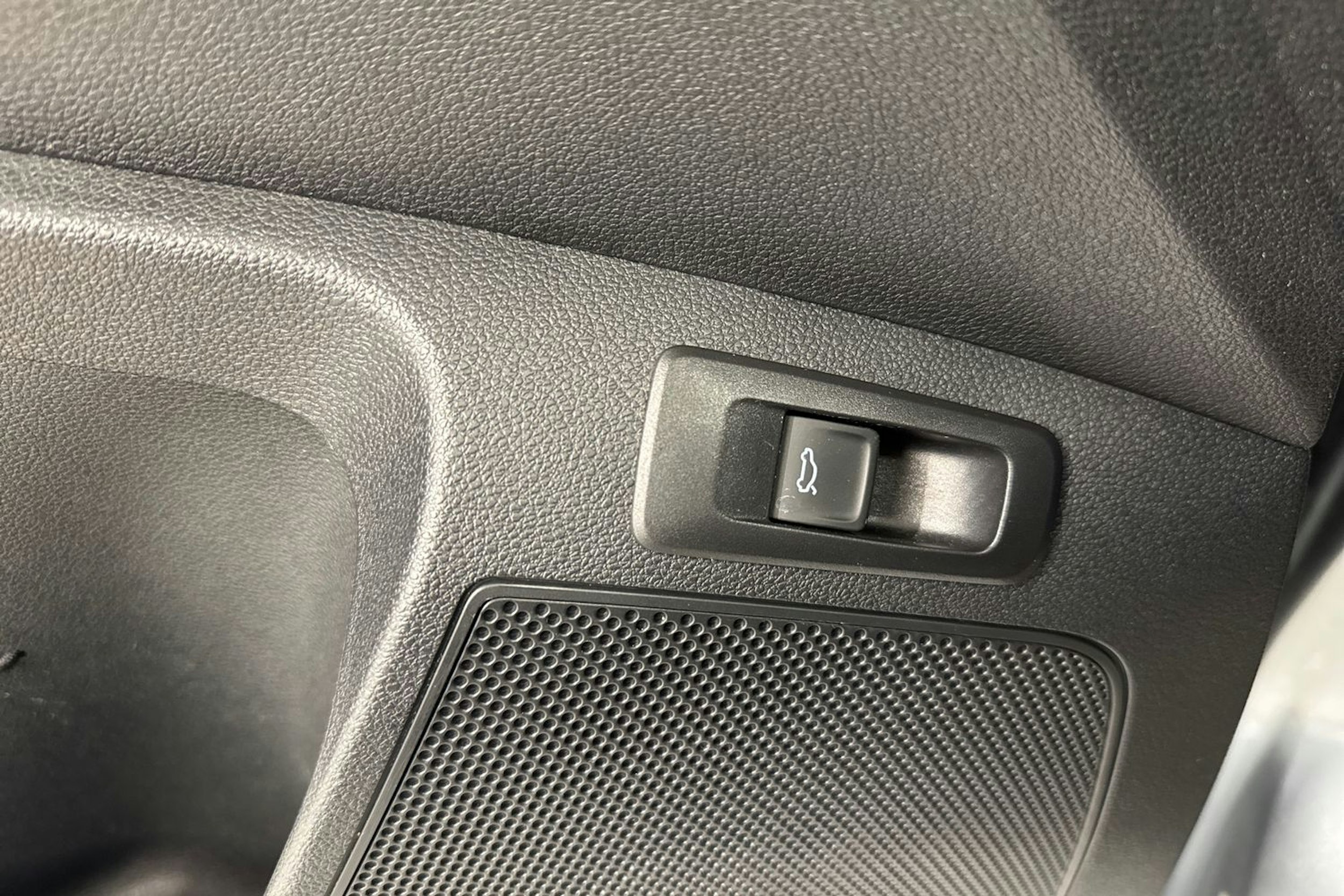 harmaa Skoda Karoq 2018 kuva 31.