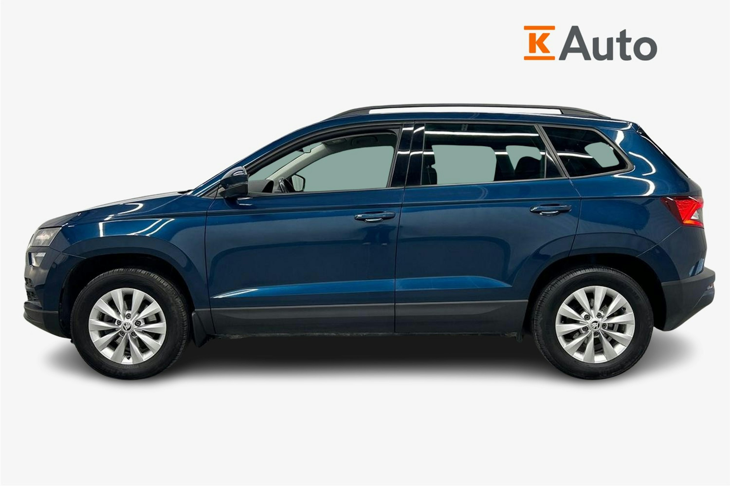 sininen Skoda Karoq 2018 kuva 6.