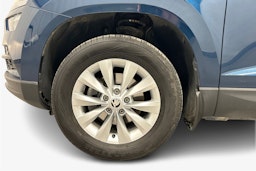 sininen Skoda Karoq 2018 kuva 11.