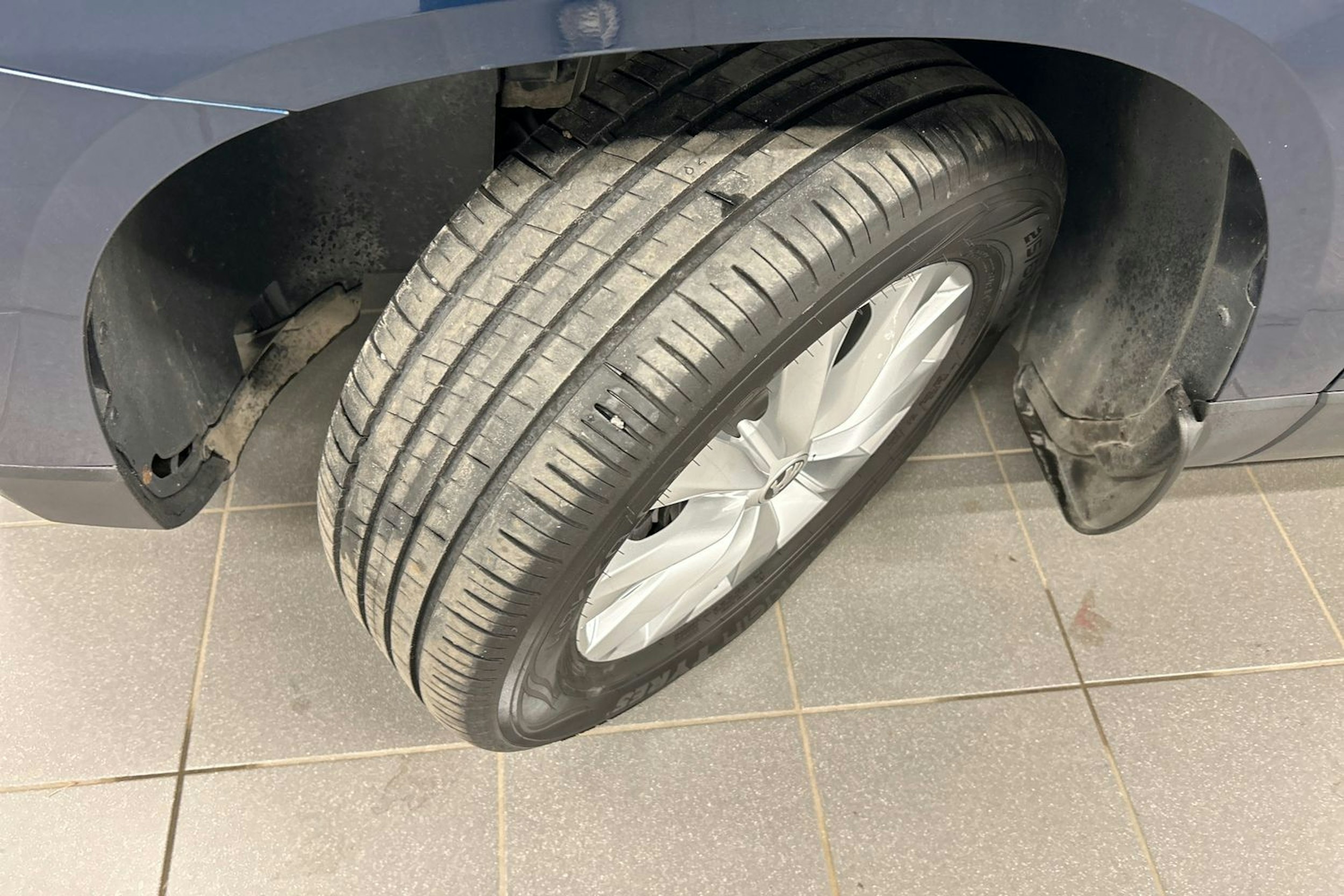 sininen Skoda Karoq 2018 kuva 13.