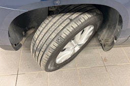 sininen Skoda Karoq 2018 kuva 13.