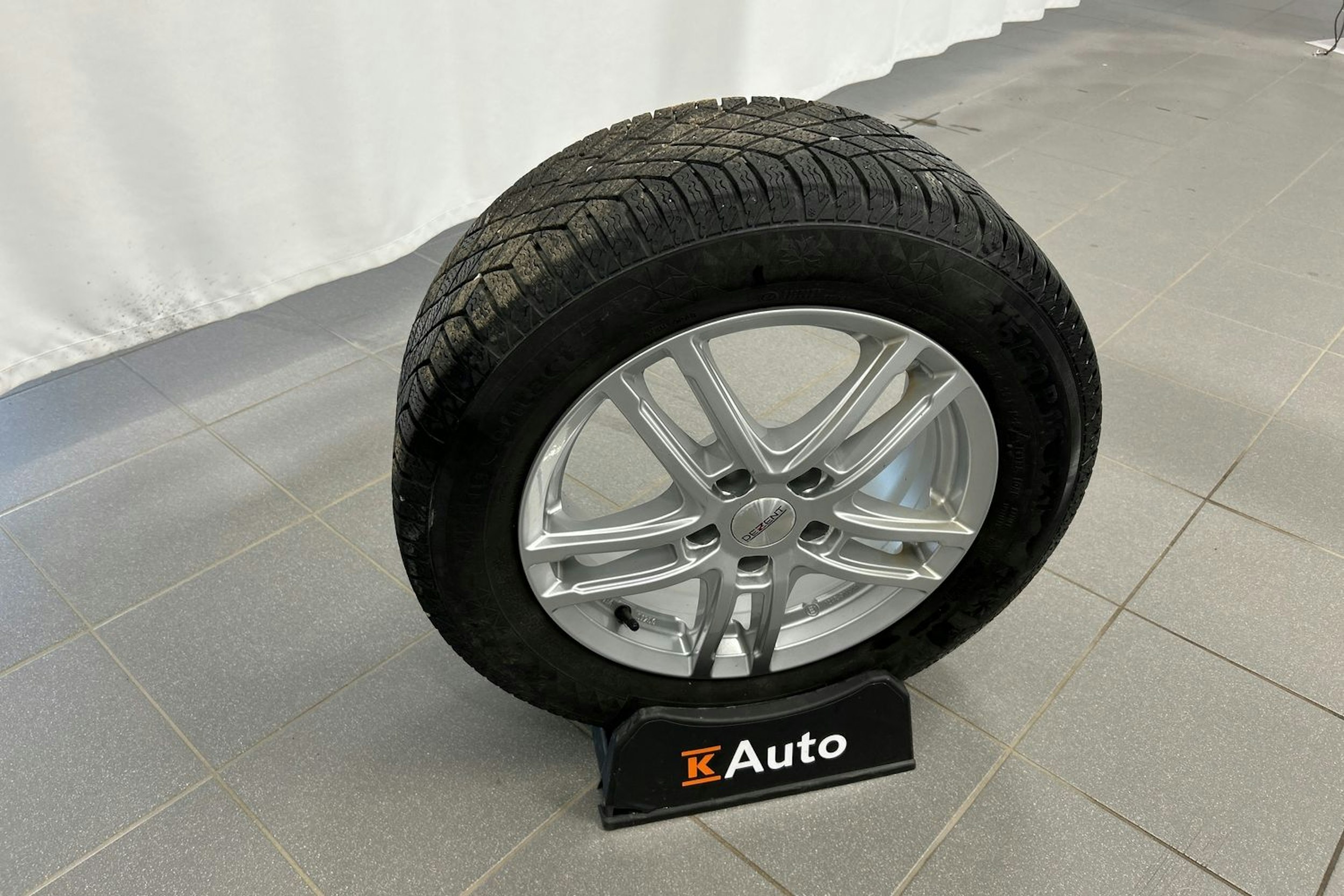 sininen Skoda Karoq 2018 kuva 17.