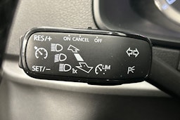 sininen Skoda Karoq 2018 kuva 19.