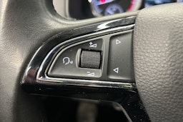sininen Skoda Karoq 2018 kuva 20.