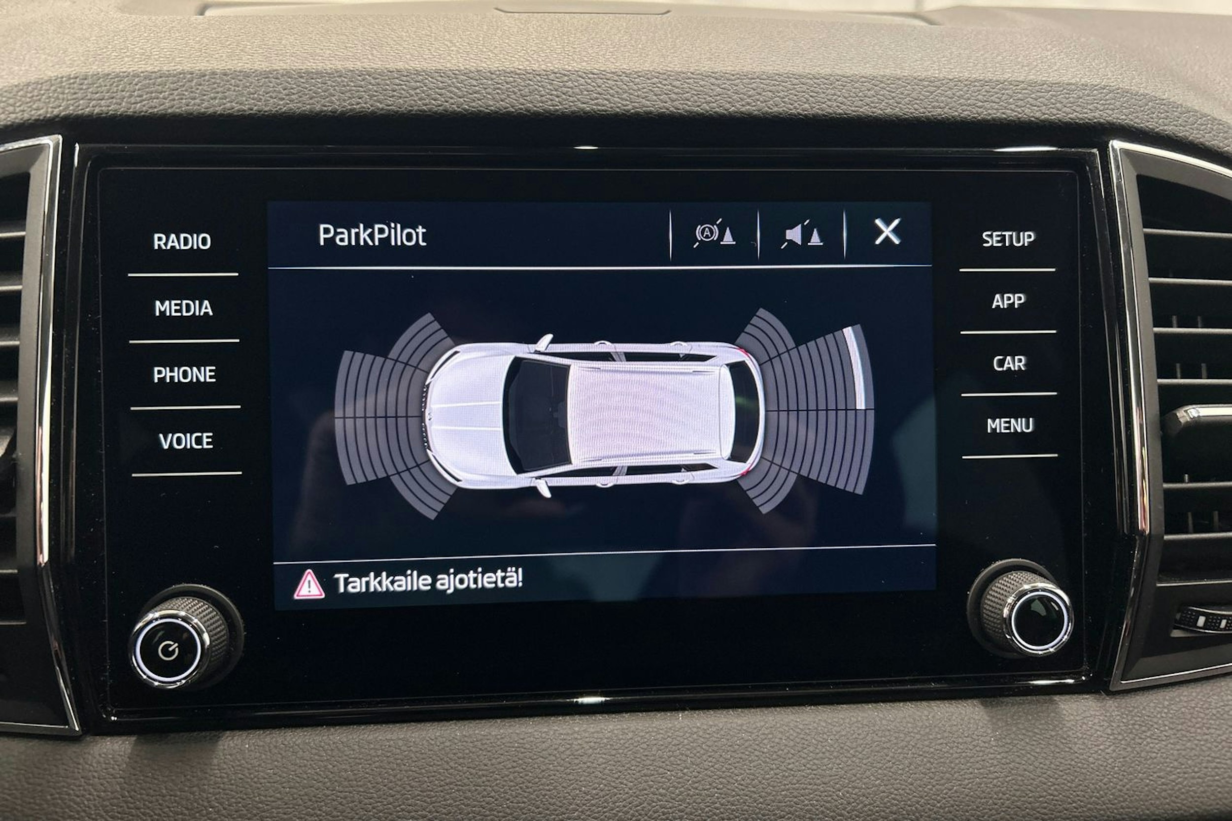 sininen Skoda Karoq 2018 kuva 23.