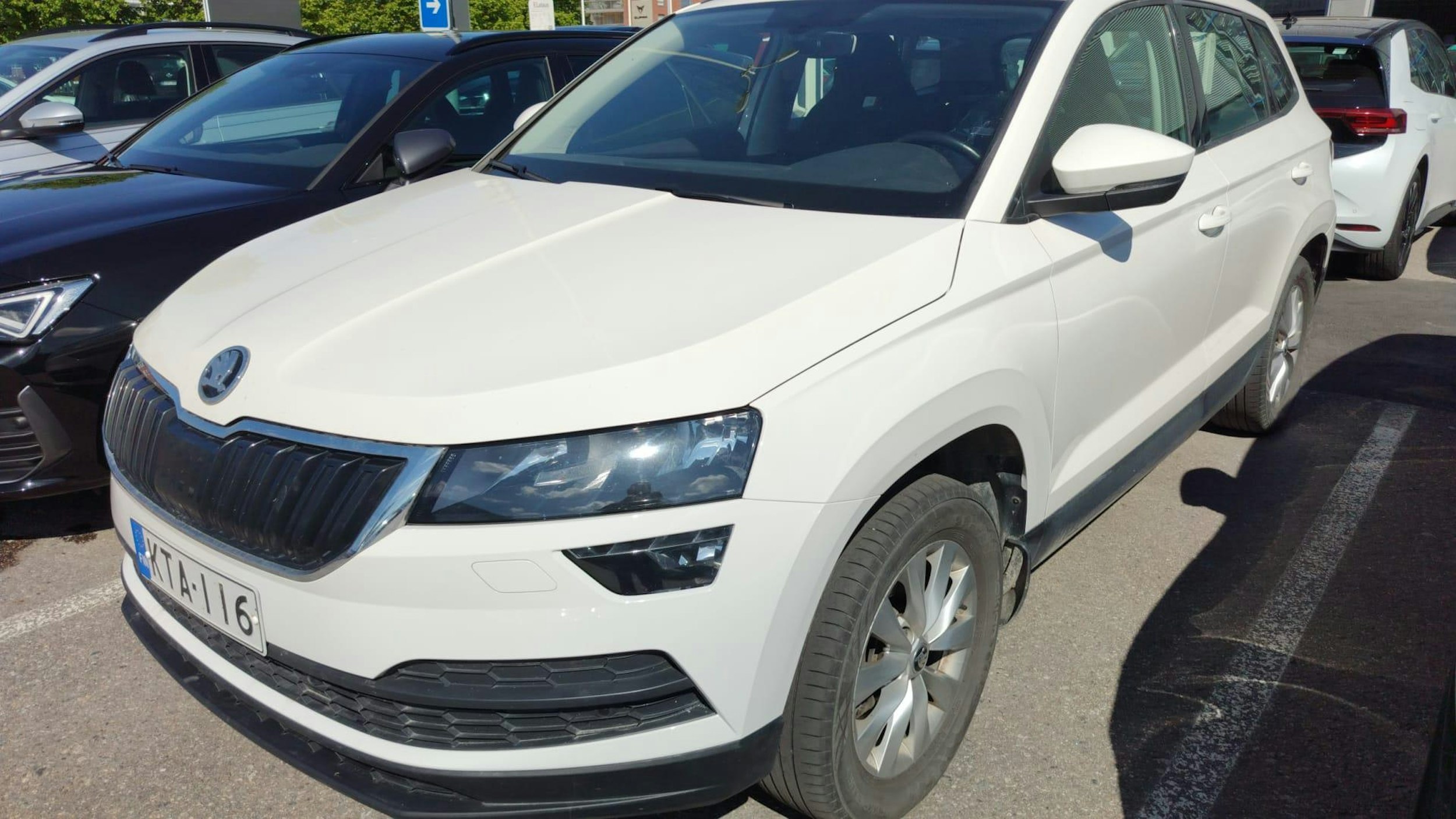 valkoinen Skoda Karoq 2018 kuva 3.