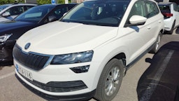 valkoinen Skoda Karoq 2018 kuva 3.