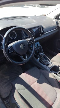 valkoinen Skoda Karoq 2018 kuva 4.