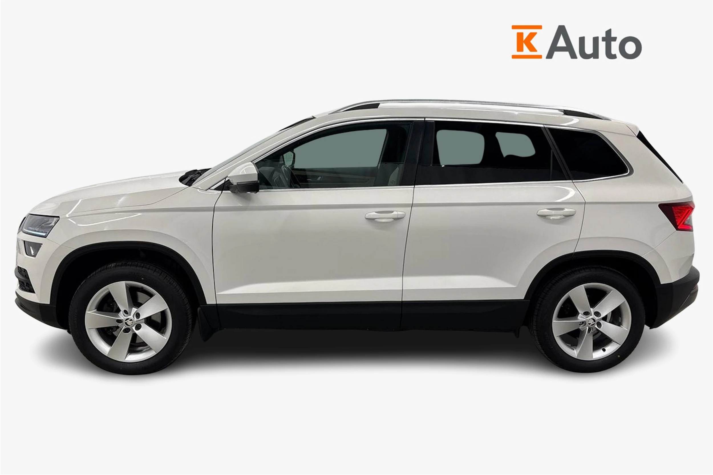 valkoinen Skoda Karoq 2018 kuva 5.