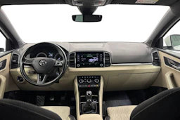 valkoinen Skoda Karoq 2018 kuva 7.