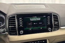 valkoinen Skoda Karoq 2018 kuva 15.