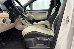 valkoinen Skoda Karoq 2018 kuva 18.