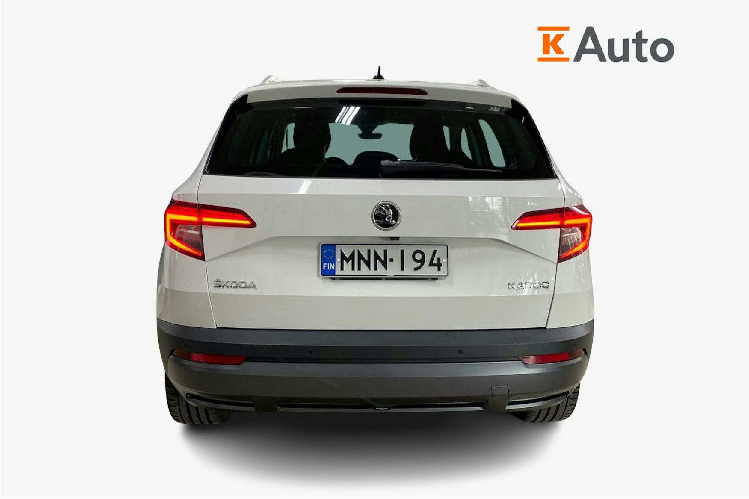 valkoinen Skoda Karoq 2018 kuva 3.