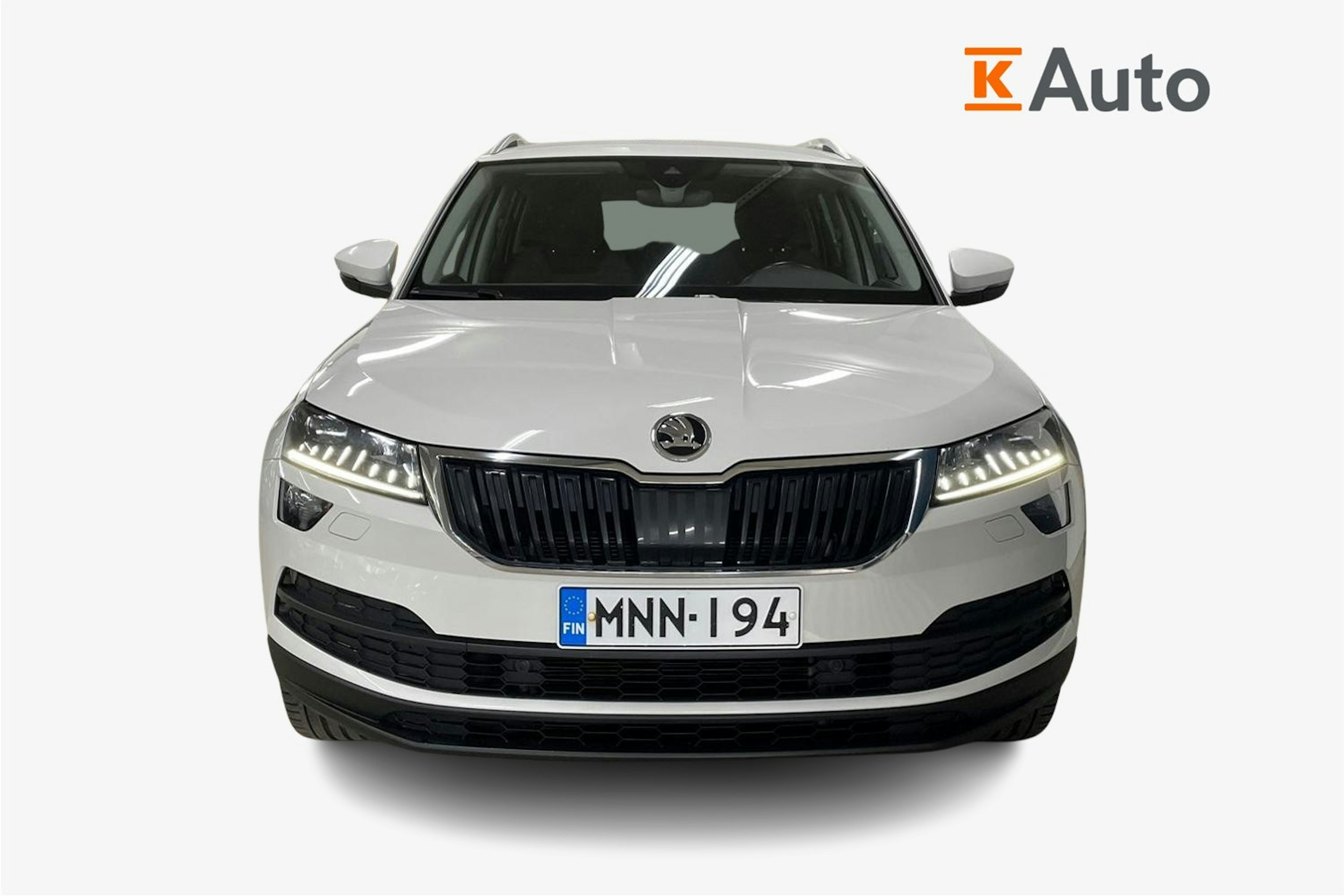 valkoinen Skoda Karoq 2018 kuva 5.