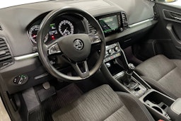valkoinen Skoda Karoq 2018 kuva 7.